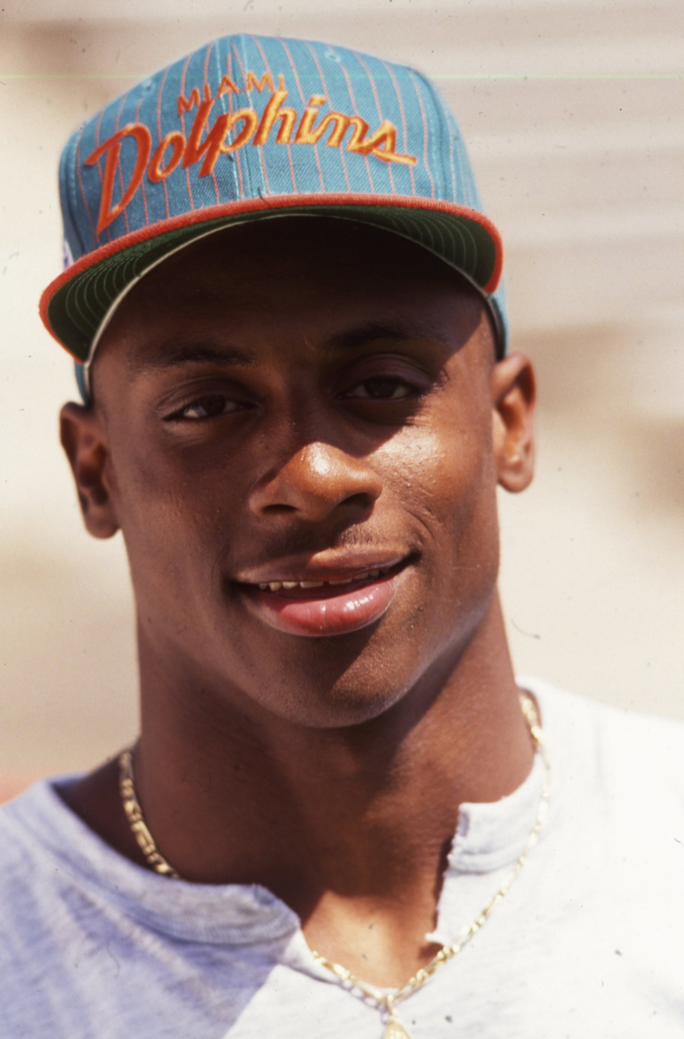 Troy Vincent posa para su tarjeta de colecci&#xF3;n de la NFL antes de la temporada de novatos de los Miami Dolphins en 1992. (Fotograf&#xED;a de AP/Fotograf&#xED;as de la NFL)